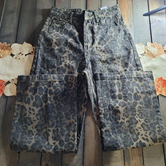 Vamtac Leopard Print Mid Rise Jeans - Picture 2 of 3